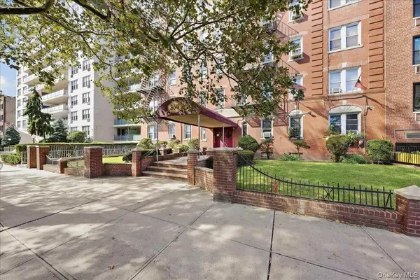 360 Ocean Pkwy #5G, Brooklyn, NY 11218
