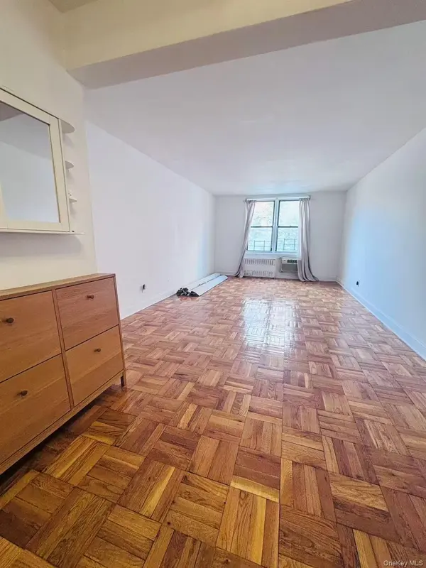 137-40 45TH AVE #1F, Flushing, NY 11355
