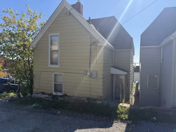 301 W 4th Street, Duluth, MN 55806