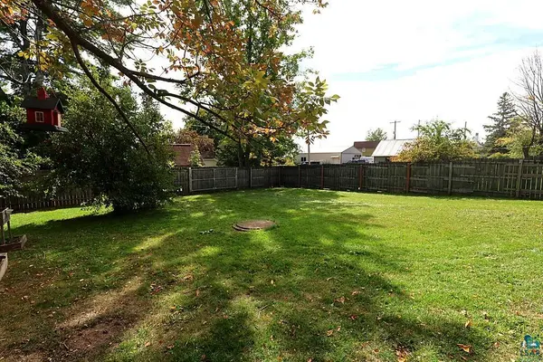 218 E Bayfield St, Washburn, WI 54891