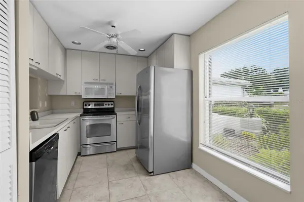 3032 RINGWOOD MEADOW #17, Sarasota, FL 34235