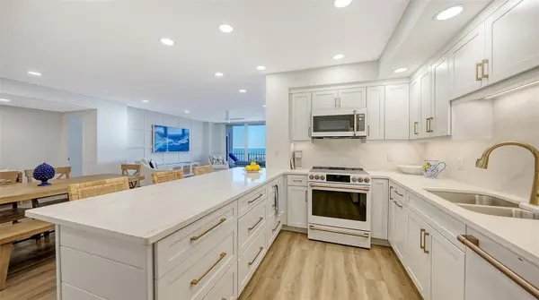 1212 BENJAMIN FRANKLIN DR #604, Sarasota, FL 34236