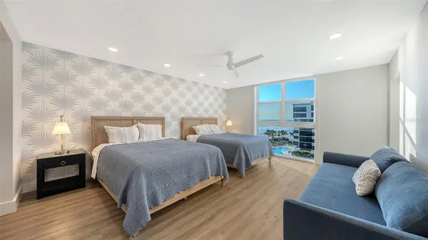 1212 BENJAMIN FRANKLIN DR #604, Sarasota, FL 34236