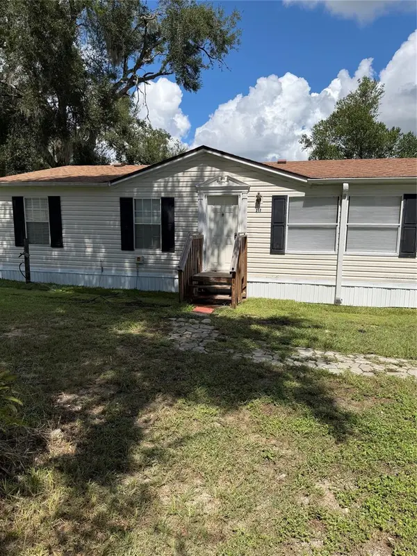 217 LONGVIEW AVE, Lady Lake, FL 32159
