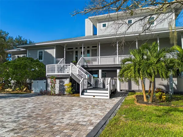 1538 RIVERSIDE DR, Tarpon Springs, FL 34689