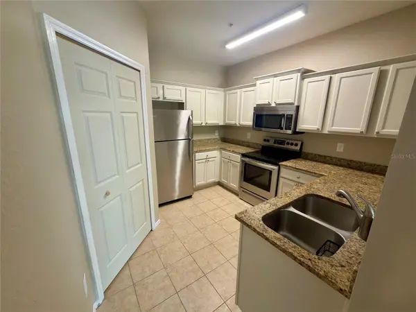 107 VISTA VERDI CIR #201, Lake Mary, FL 32746