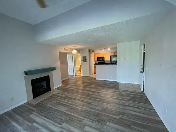 420 FORESTWAY CIR #302, Altamonte Springs, FL 32701