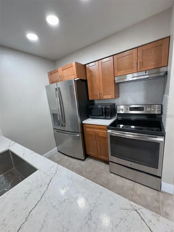1202 NORTHLAKE DR, Sanford, FL 32773