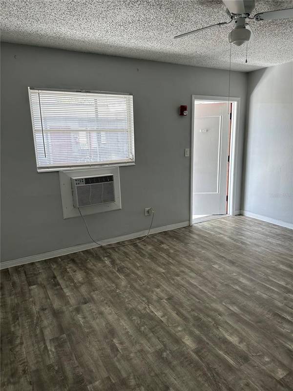 865 5TH AVE N #13, St Petersburg, FL 33701