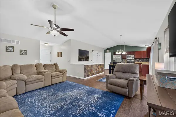 1683 Oakwood DR, O'fallon, MO 63366