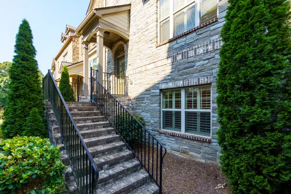 2627 Vintage DR, Alpharetta, GA 30009