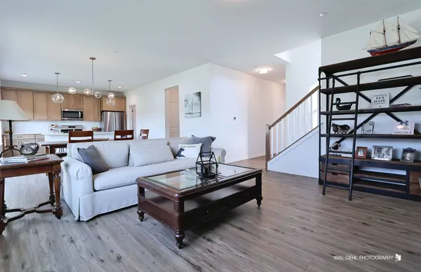 2490 Olivia CT, Wauconda, IL 60084