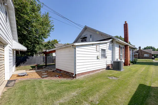 1013 N 12th ST, Herrin, IL 62948