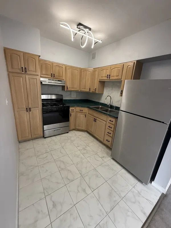6700 S Paxton AVE #G2, Chicago, IL 60649