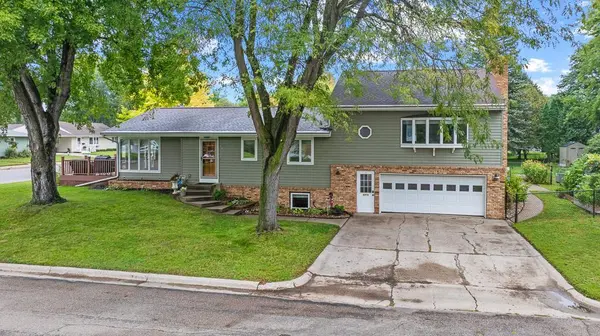 402 N Minnesota ST, Marshall, MN 56258