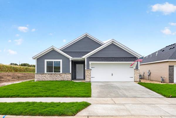1804 Dale PL SE, Pine Island, MN 55963