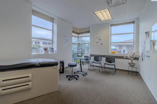 8121 W Quinault Ave #F101, Kennewick, WA