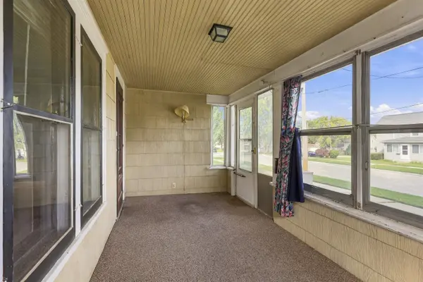 305 E 8TH ST, Kaukauna, WI 54130