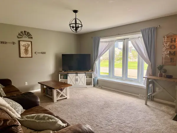 106 SOUTHGATE DR, Eden, WI 53019-1480
