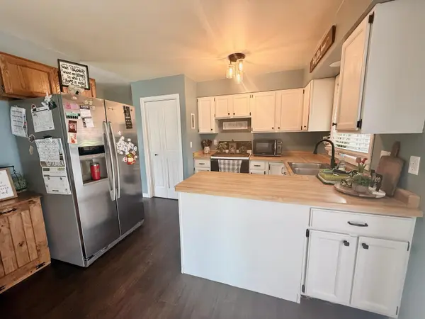 106 SOUTHGATE DR, Eden, WI 53019-1480
