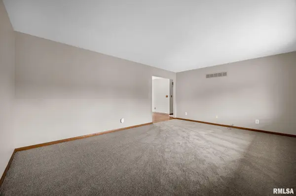 911 DESOTO DR, Bartonville, IL 61607