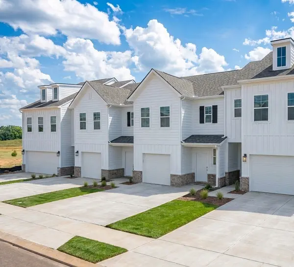 2582 McClure Blvd, Columbia, TN 38401