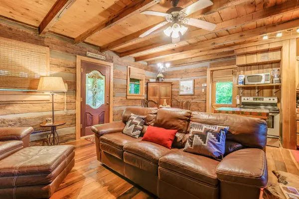 557 Barton Shockley Road, Scottsville, KY 42164