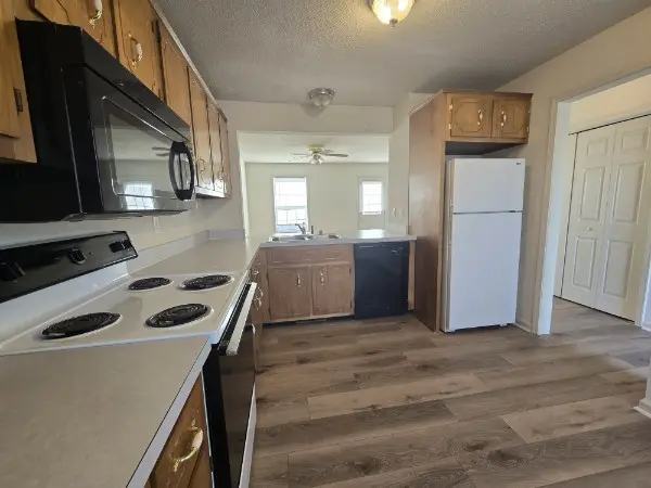 219 Tree Line Dr, Oak Grove, KY 42262
