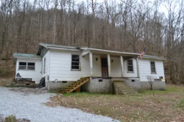 290 Hazel Huffines Ln, Whitleyville, TN 38588
