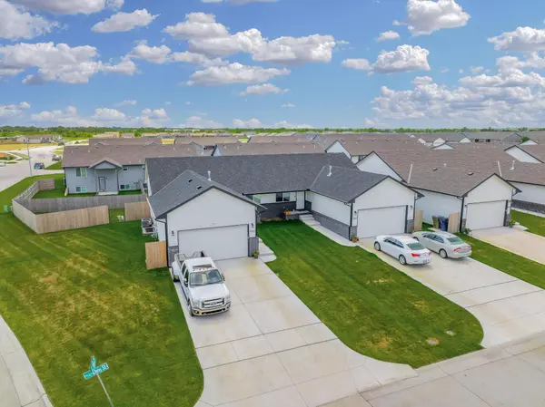 5286-5288 E Cypress St, Bel Aire, KS 67226