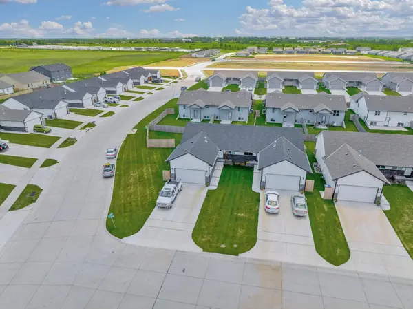5286-5288 E Cypress St, Bel Aire, KS 67226