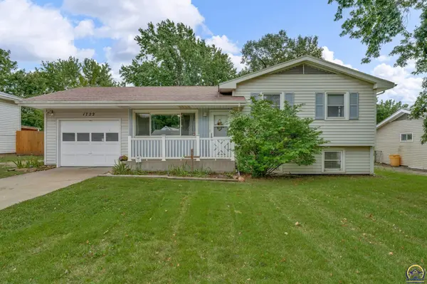 1722 SW Fairlawn RD, Topeka, KS 66604