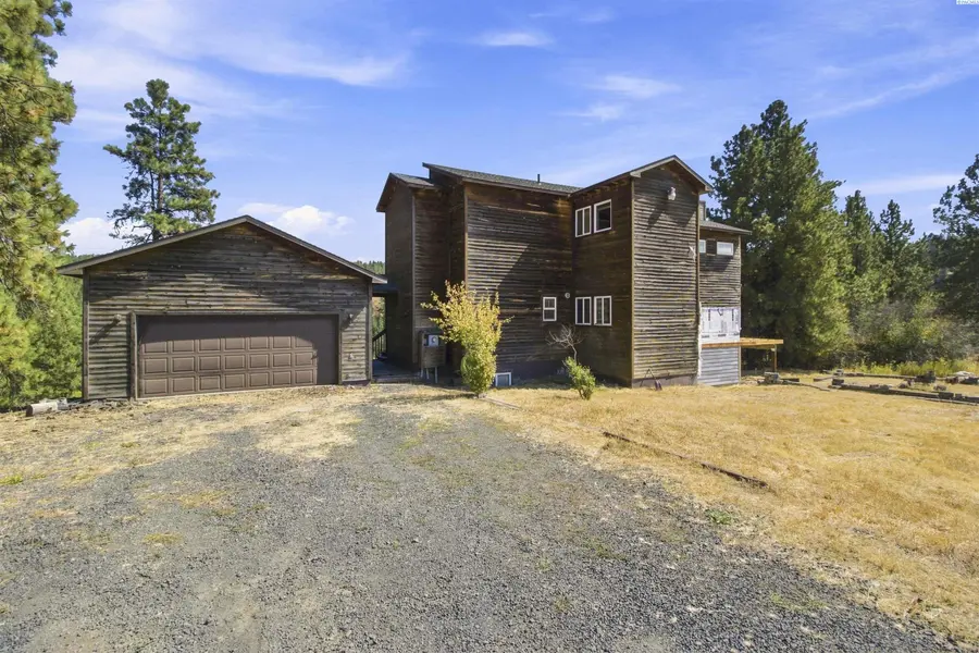 1001 N River Rd., Palouse, WA 99160