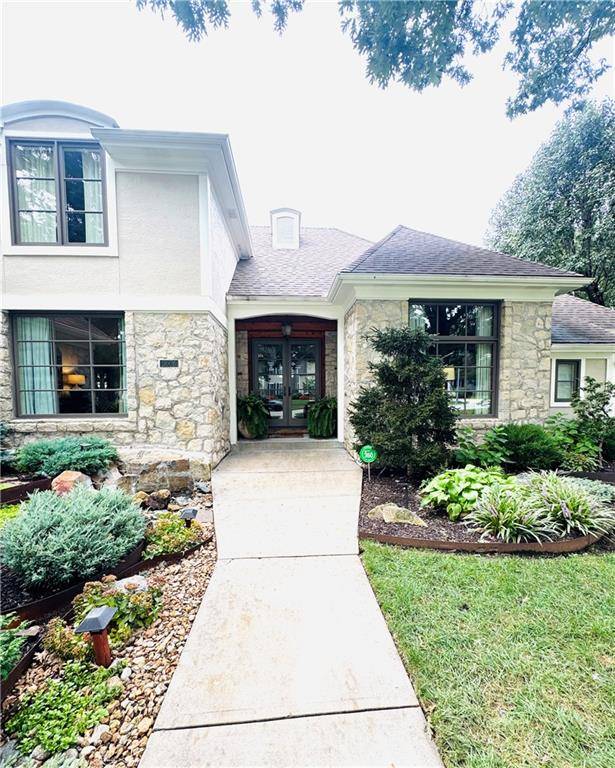 5506 W 82nd PL, Prairie Village, KS 66208