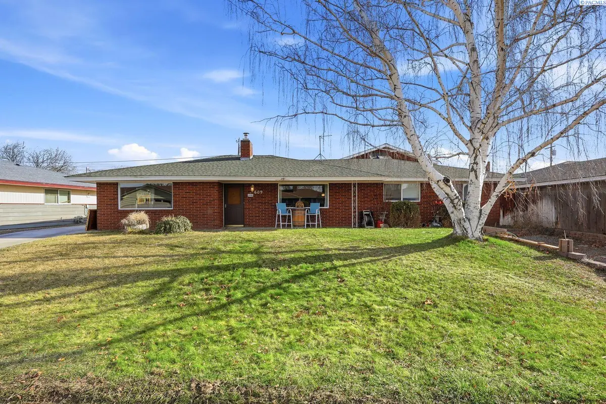 609 N 38th st, Yakima, WA 98901