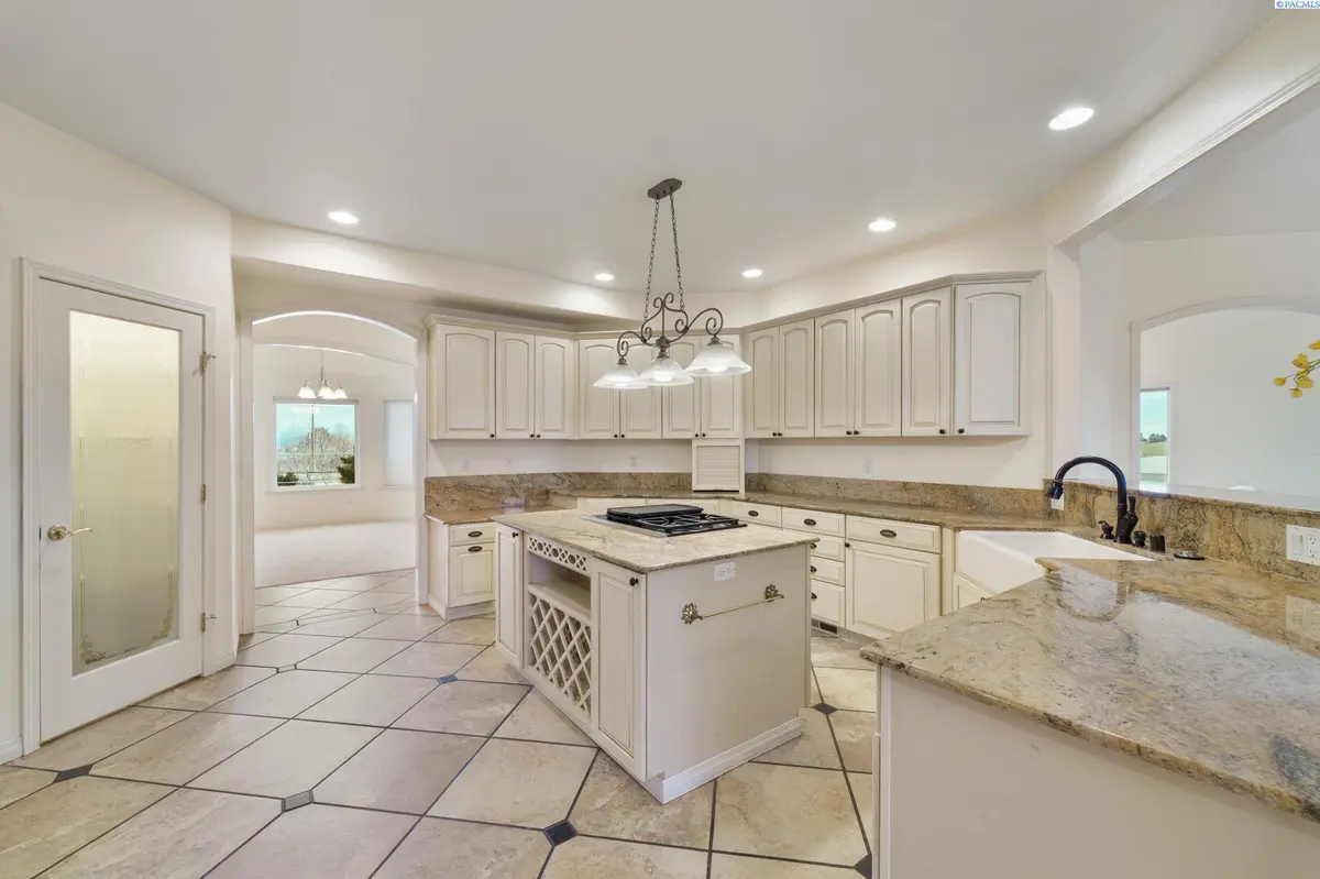 21 ALTA LANE, Pasco, WA 99301