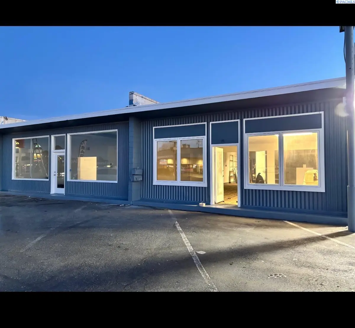 3503 W Clearwater Ave, Kennewick, WA 99336