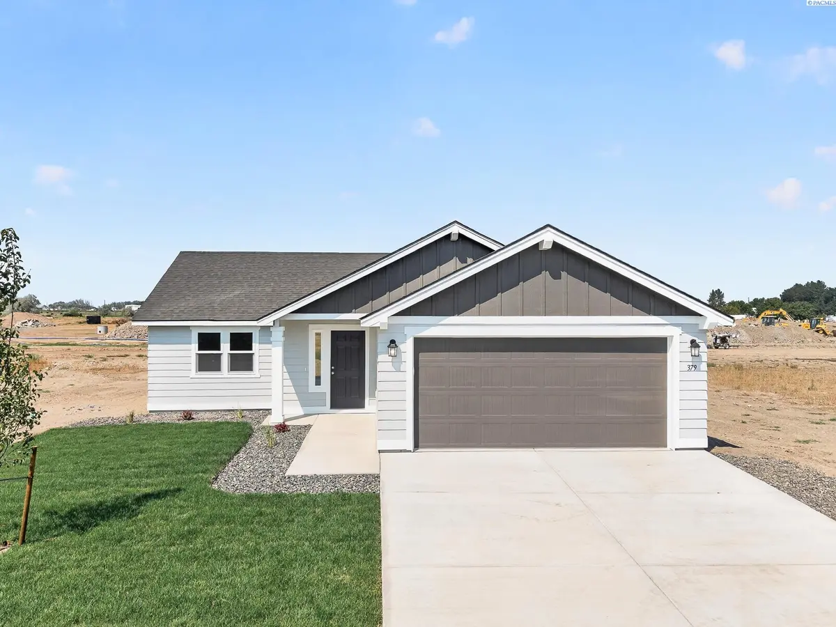 379 Voyager Ave, Prosser, WA 99350