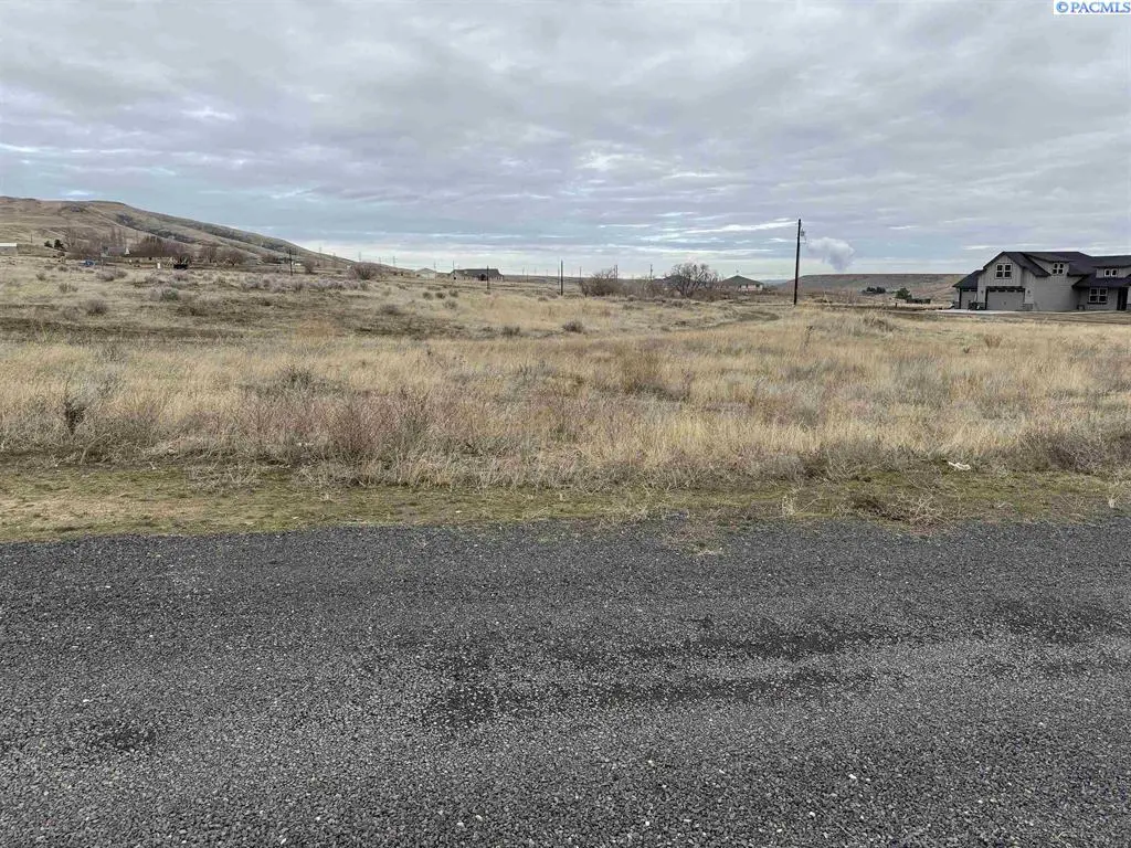 65654 W 654 PR NW, Benton City, WA 99320