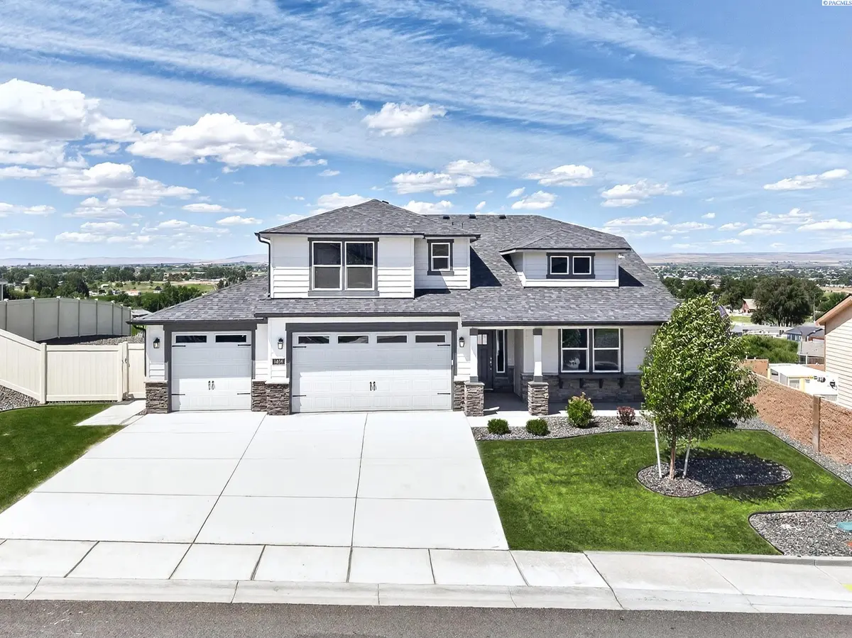 1409 SW Kelandren Dr, Prosser, WA 99350