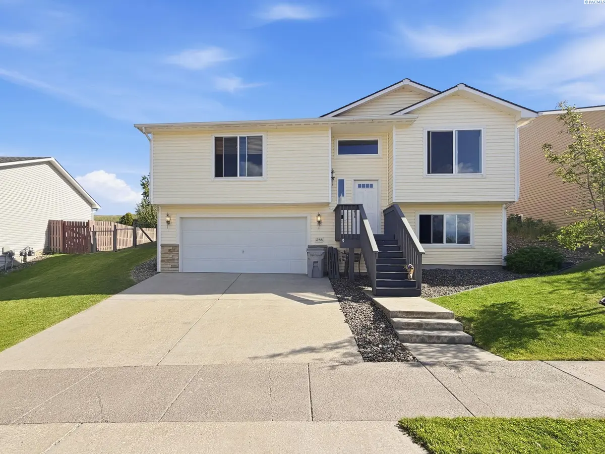 1255 SW Latour Peak, Pullman, WA 99163