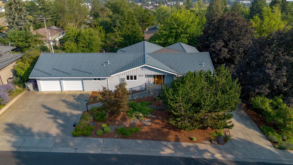 425 NW Orion Dr, Pullman, WA 99163