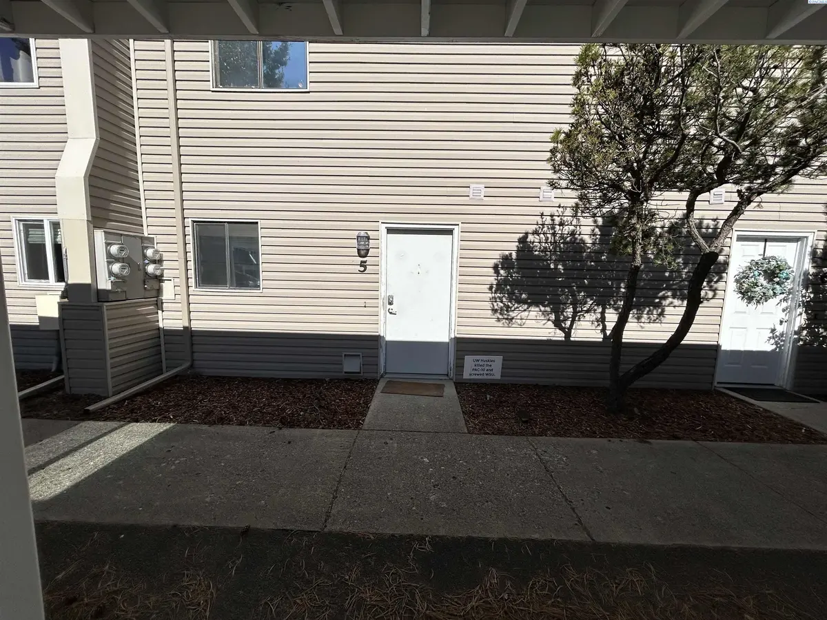 2005 NE Terre View Dr. #A-5, Pullman, WA 99163