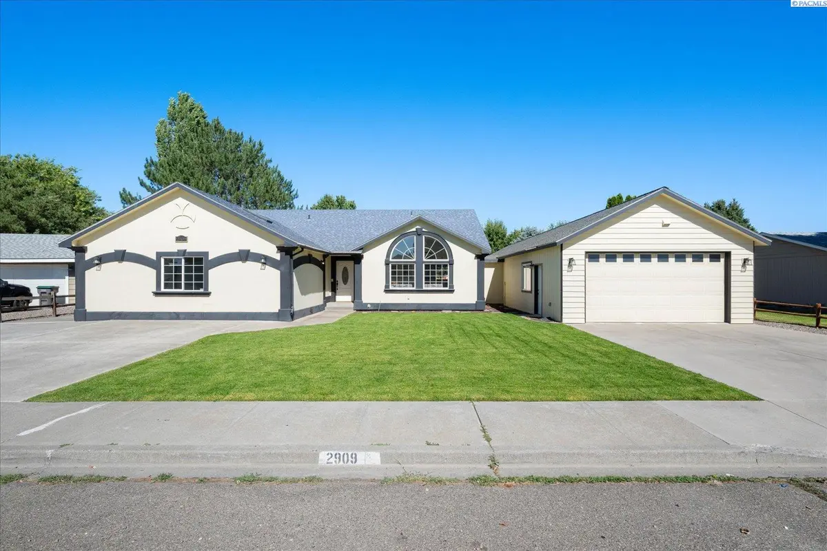 2909 S Yelm Street, Kennewick, WA 99337