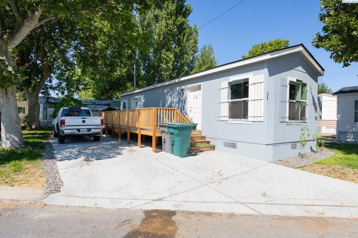 59 Log Lane, Richland, WA 99354