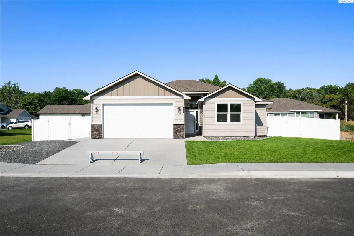 2816 S Beech St, Kennewick, WA 99337