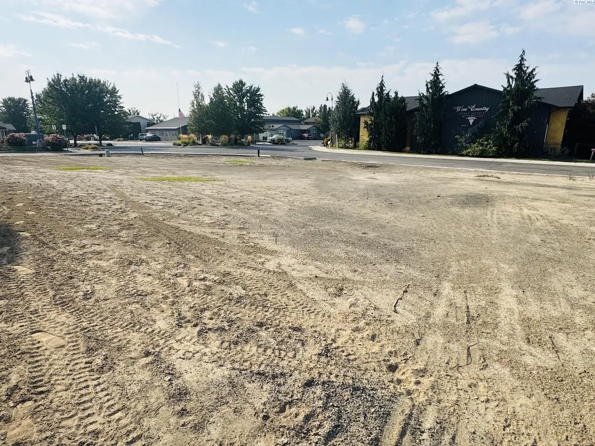 800 Fountain Blvd, Zillah, WA 98953