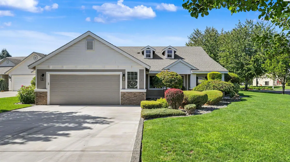1 Dahlia Ct, Pasco, WA 99301