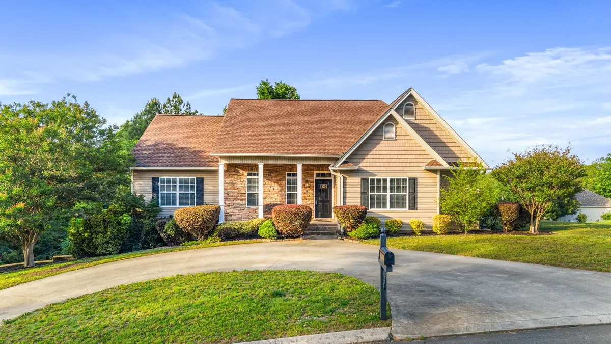 100 Brook Hollow Dr #SE, Cleveland, TN 37323