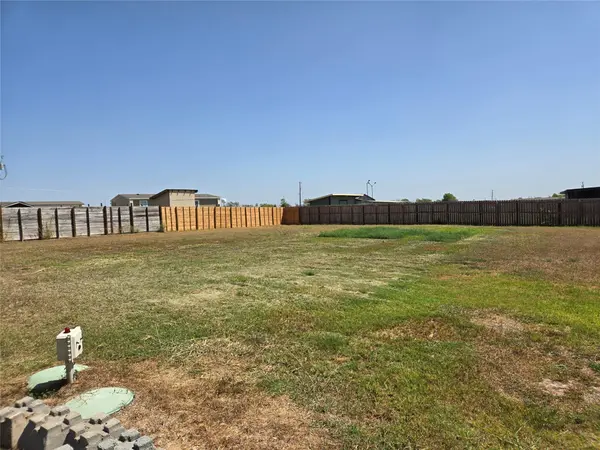 166 Brown Pelican DR, Del Valle, TX 78617